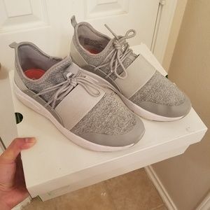 Fabletics tennie shoes